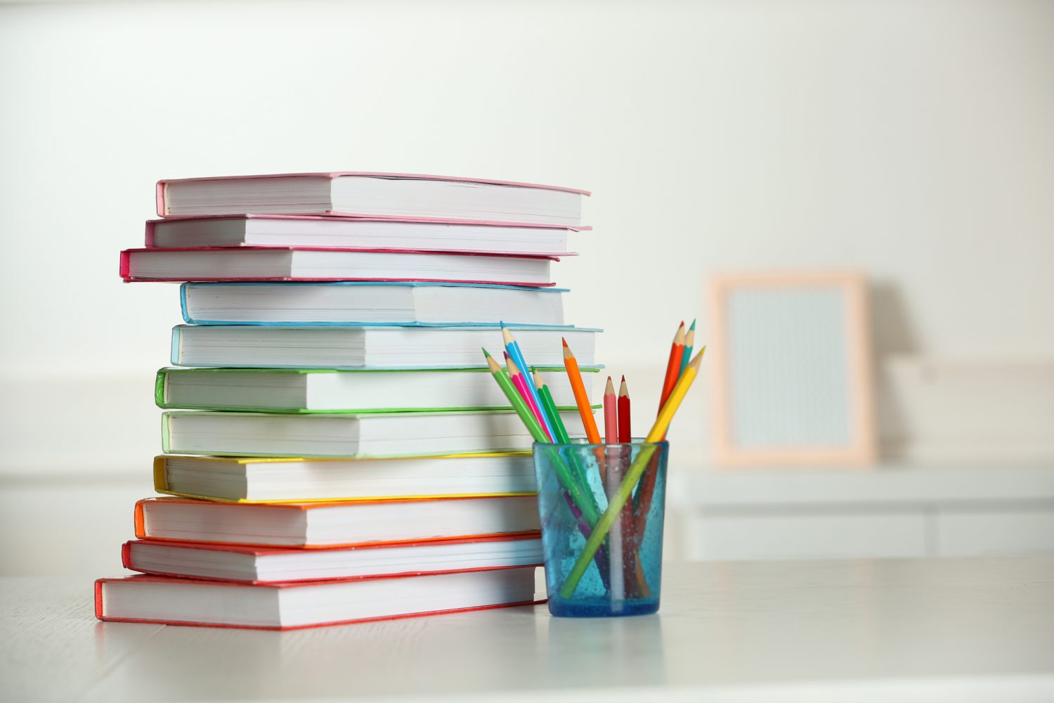 Livres scolaires gratuits : combien un ménage économise-t-il par enfant?